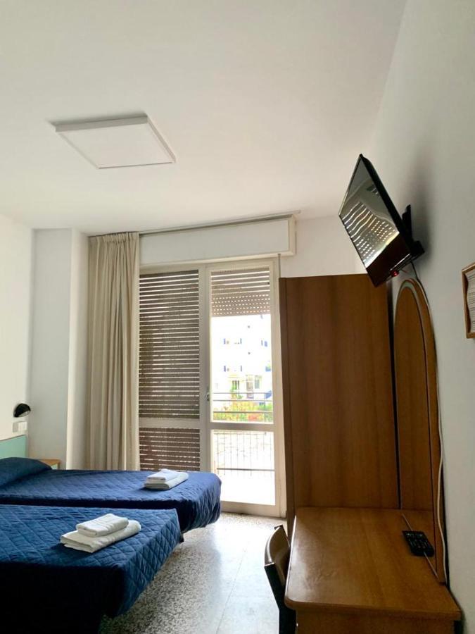 Hotel Telstar Rimini Exterior photo